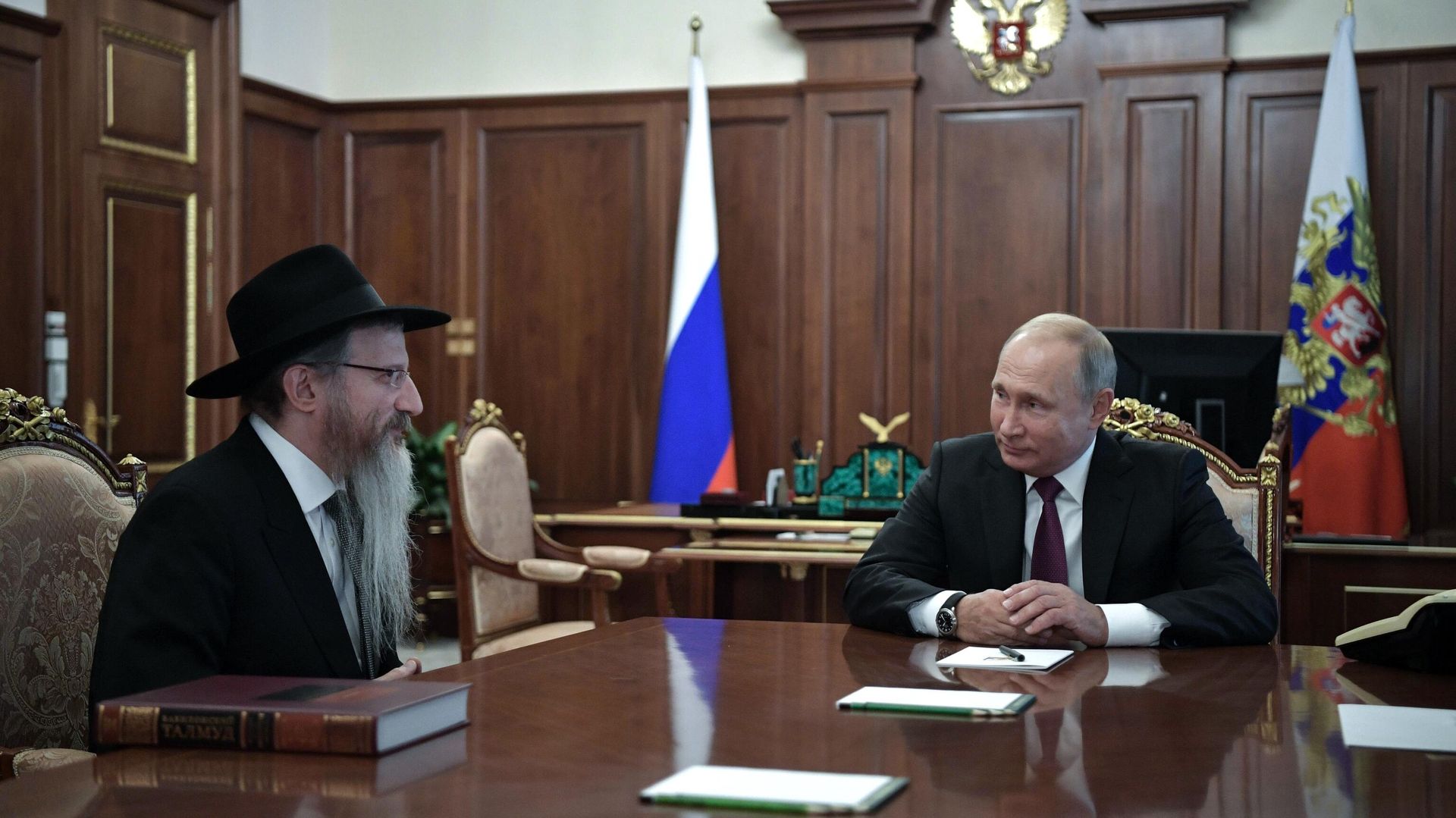 Russian President Vladimir Putin and Chief Rabbi of Russia Berel Lazar Russian President Vladimir Putin and Chief Rabbi of Russia Berel Lazar - Sputnik International, 1920, 03.06.2024