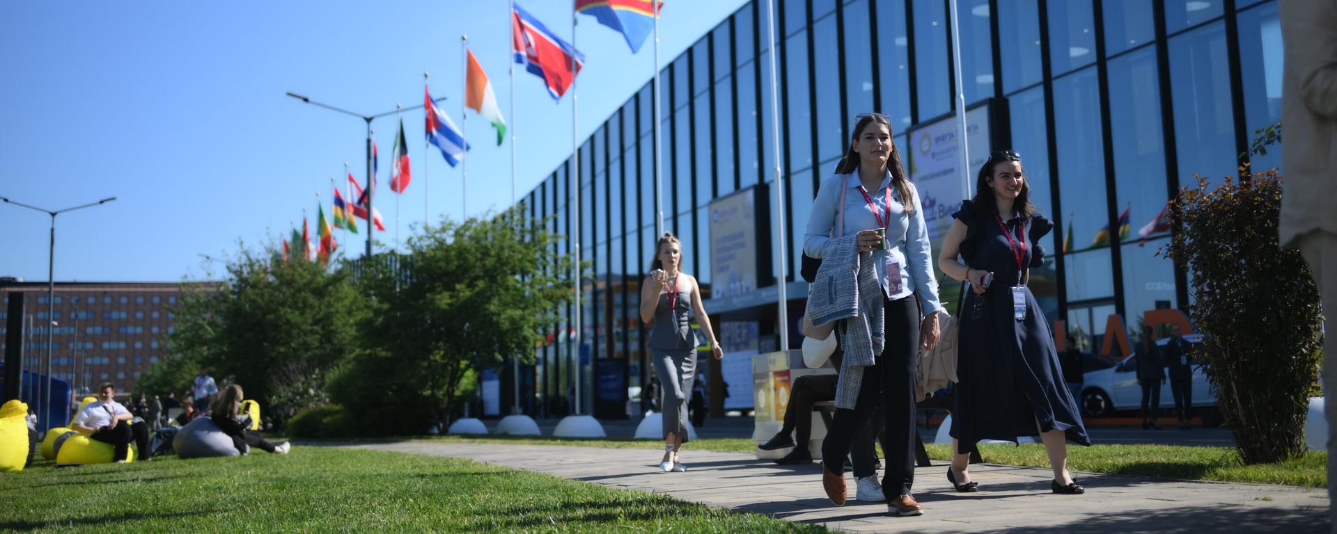 SPIEF-2024. Forum participants at the ExpoForum Congress and Exhibition Centre. - Sputnik International, 1920, 06.06.2024