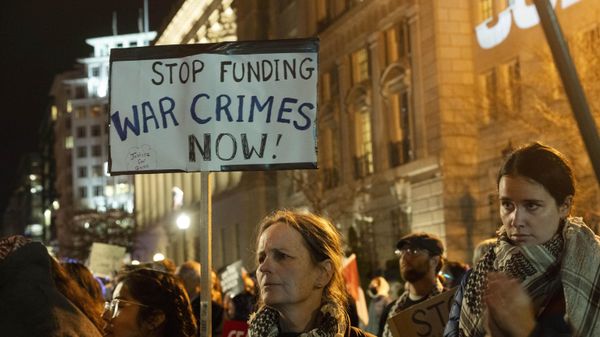 Protesters rally near the White House demanding a permanent ceasefire and end to US funding to Israel on Wednesday, March 7, 2024 in Washington - Sputnik International