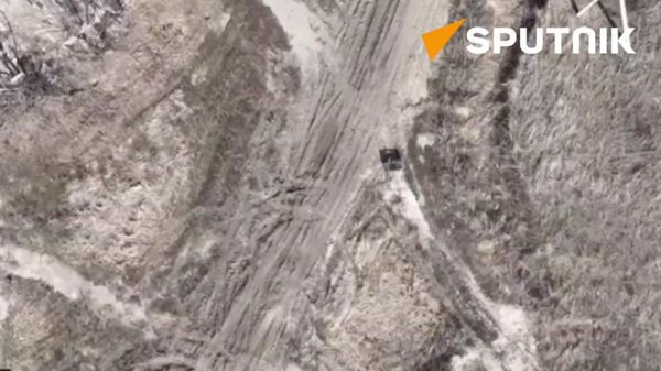 During aerial reconnaissance, Russian paratroopers discovered and destroyed Ukrainian armored vehicles near the town of Chasov Yar in the Donetsk area - Sputnik International