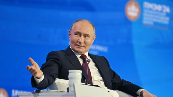 Vladimir Putin participates in 2024 SPIEF plenary session - Sputnik International