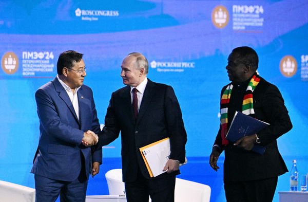 SPIEF-2024 Plenary session. From left to right: President of Bolivia Luis Alberto Arce Catacora, President of the Russian Federation Vladimir Putin, President of Zimbabwe Emmerson Mnangagwa.  - Sputnik International