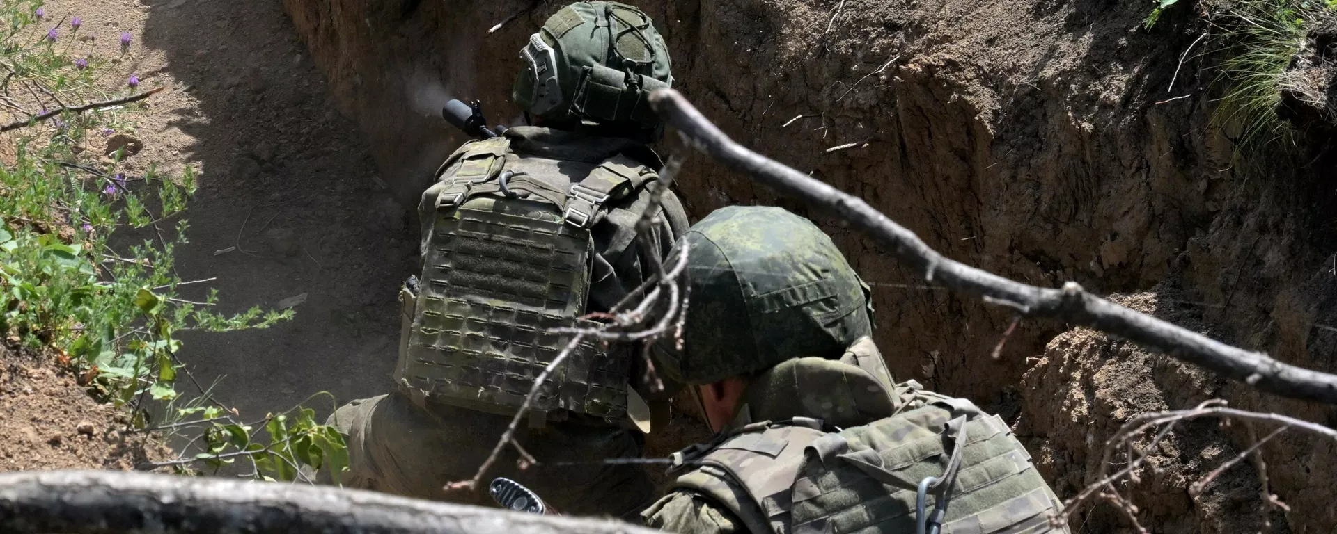 Russian servicemen are practicing techniques for assaulting an enemy stronghold in the special military operation zone. - Sputnik International, 1920, 12.10.2026