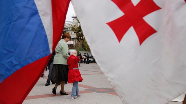 Russian and Georgian Flags seen in Sochi - Sputnik International