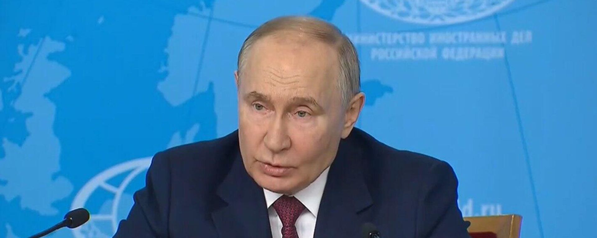 Vladimir Putin speaks at the Russian Foreign Ministry meeting - Sputnik International, 1920, 14.06.2024