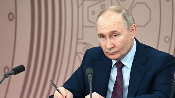 June 13, 2024. Russian President Vladimir Putin holds a meeting of the Council on Science and Education at the Joint Institute for Nuclear Research (JINR) in Dubna. - Sputnik International