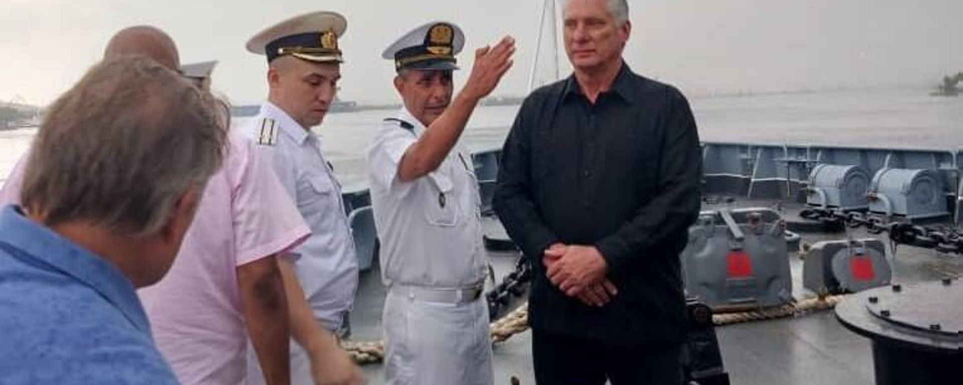 Cuban President Miguel Diaz-Canel Bermudez visited Russian ships docked in the port of Havana and greeted the sailors. - Sputnik International, 1920, 16.06.2024