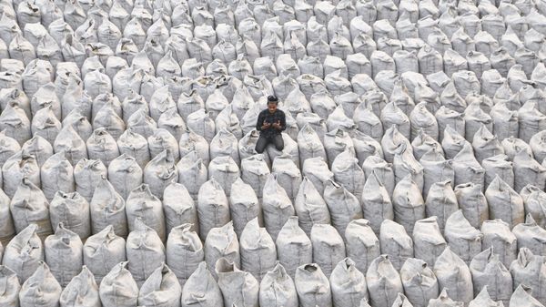 Praying in the field - Sputnik International