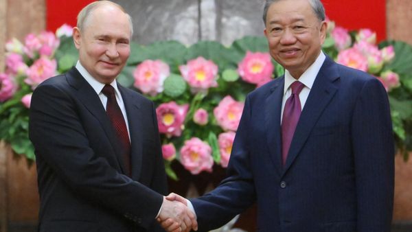 Russian President Vladimir Putin and his Vietnamese counterpart To Lam. June 20, 2024. - Sputnik International