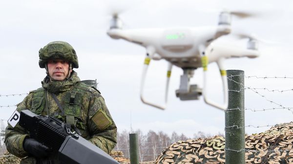 A soldier demonstrates the operation of the Harpoon-3 complex, designed to counter unmanned aerial vehicles, as part of the Collective Security Treaty Organization (CSTO) peacekeeping forces drills - Sputnik International