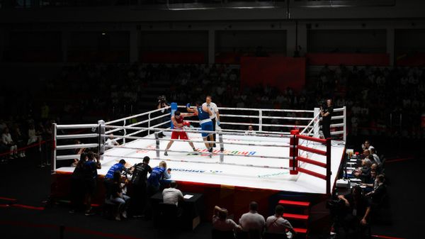 Ramazan Khanapiev (Russia) and Madiyar Saidrakhimov (Uzbekistan) in the final bout of the men's boxing competition (92 kg) at the BRICS Games in Kazan. - Sputnik International