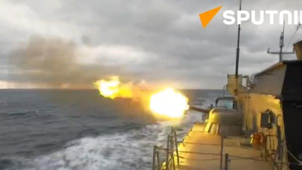 Russian Pacific Fleet ships conduct artillery and air defense missile firing exercises in the Sea of ​​Okhotsk and Sea of ​​Japan - Sputnik International
