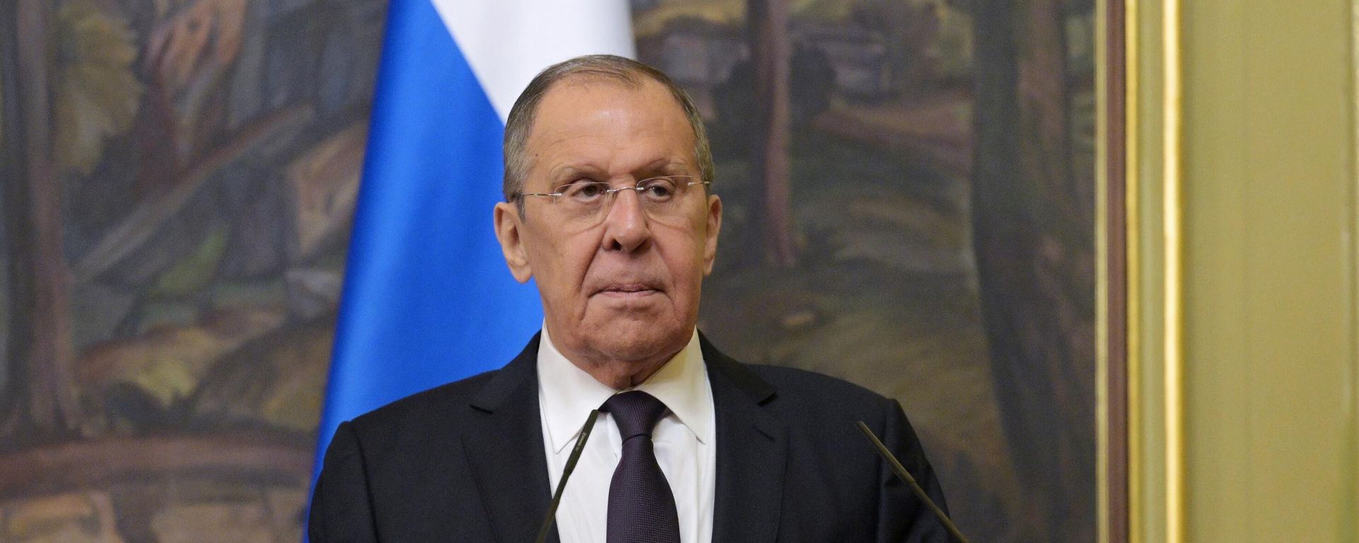 Russian Foreign Minister Sergey Lavrov talks to the media Russian Foreign Minister Sergey Lavrov talks to the media - Sputnik International, 1920, 19.10.2024