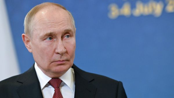 Russian President Vladimir Putin makes a statement to the Russia's media following the Shanghai Cooperation Organisation (SCO) member states leaders' summit in Astana, Kazakhstan - Sputnik International