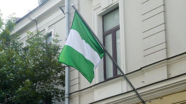 A flag on the Nigerian Embassy building - Sputnik International