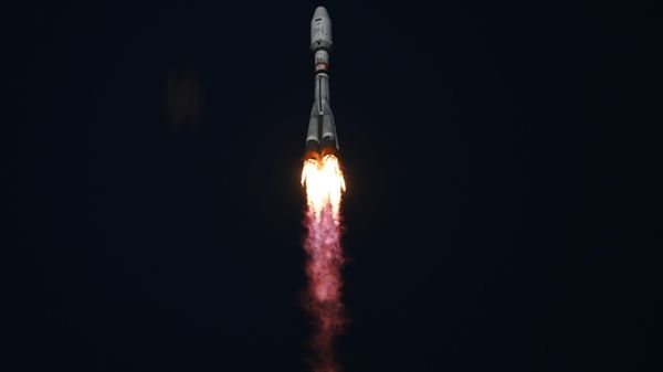 A Soyuz-2.1b rocket with a Fregat upper stage carrying the Meteor-M hydrometeorological satellite - Sputnik International