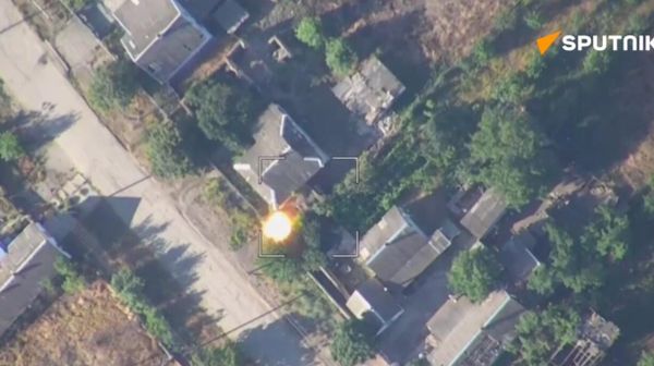 UAV Airborne Forces’ crews from Russia’s Battlegroup Dnepr obliterated more than 10 Ukrainian vehicles on the right bank of the Dnepr River near the Kherson front  - Sputnik International