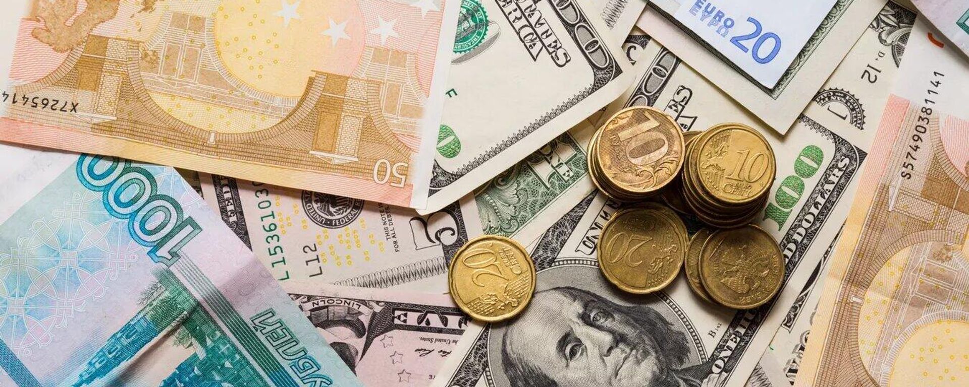 Rubles, dollars and euros Rubles, dollars and euros - Sputnik International, 1920, 01.12.2025