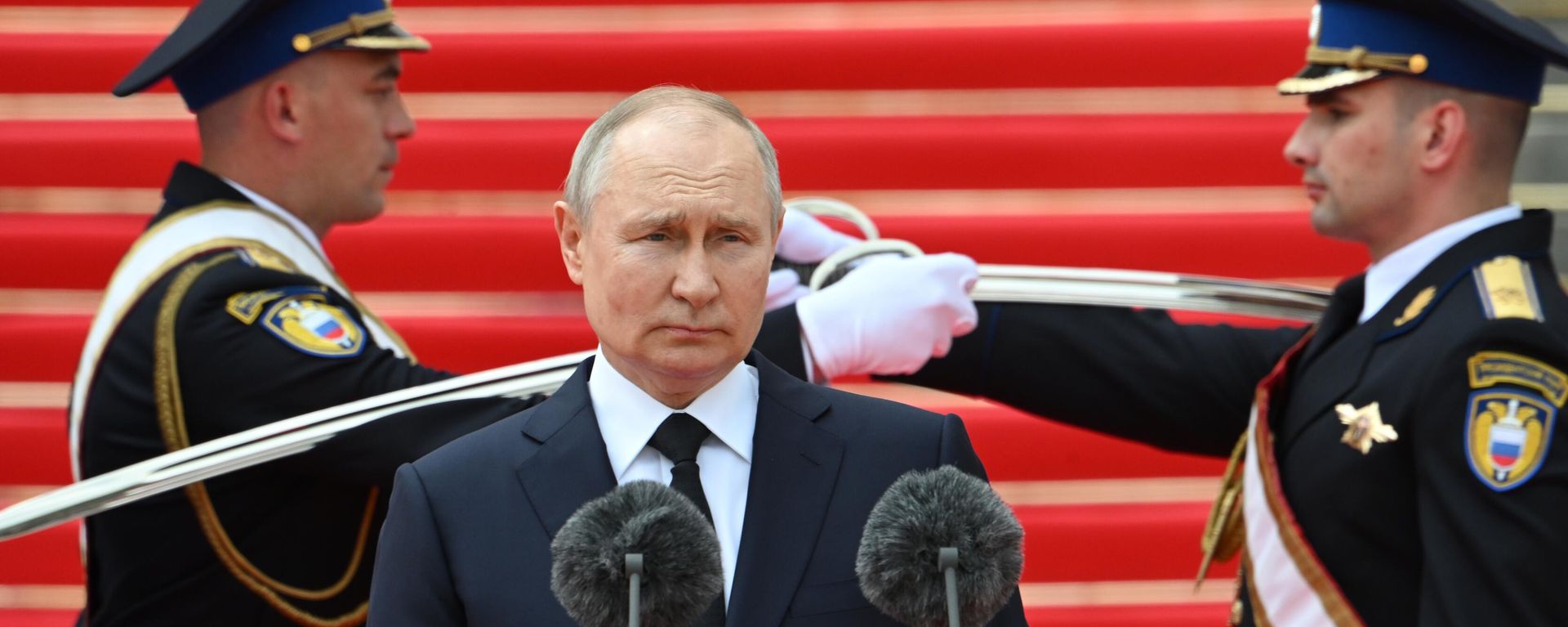 Russian President Vladimir Putin addresses to the units of the Russian Defence Ministry, the Russian National Guard Troops (Rosgvardiya), the Russian Ministry of Internal Affairs (MVD), the Russian Federal Security Service (FSB) and the Russian Federal Protective Service (FSO) - Sputnik International, 1920, 26.03.2025