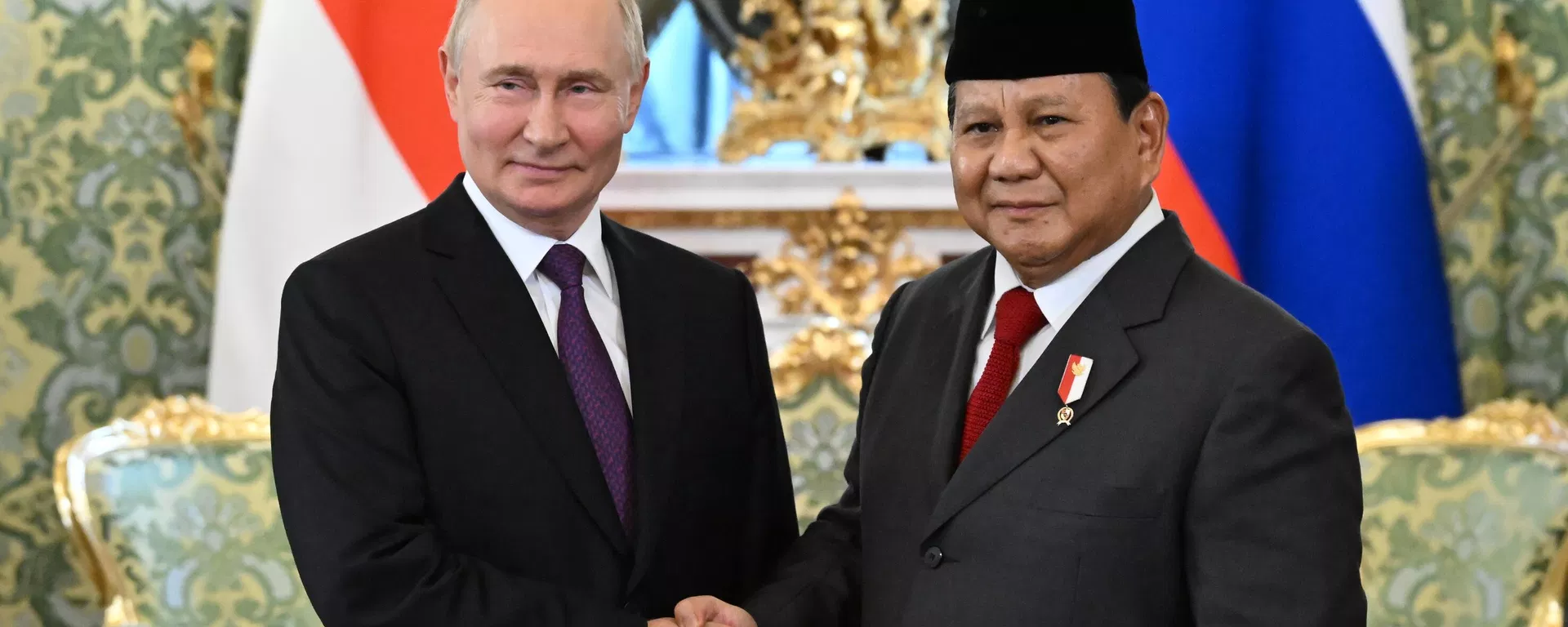 Russian President Vladimir Putin and Indonesian president-elect Prabowo Subianto Russian President Vladimir Putin and Indonesian president-elect Prabowo Subianto - Sputnik International, 1920, 07.09.2026