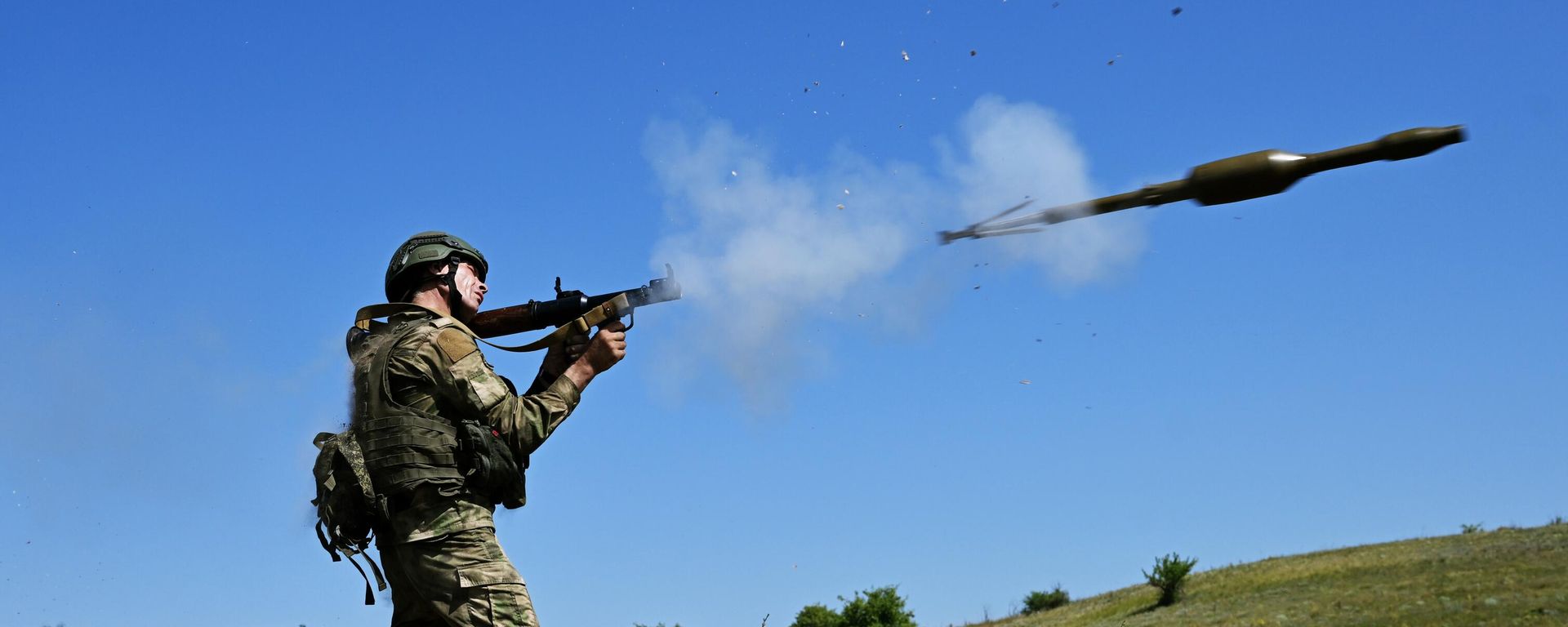 Russian serviceman of the Central Military District's assault unit takes part in a combat training in the Avdeyevka area Russian serviceman of the Central Military District's assault unit takes part in a combat training in the Avdeyevka area - Sputnik International, 1920, 05.10.2024