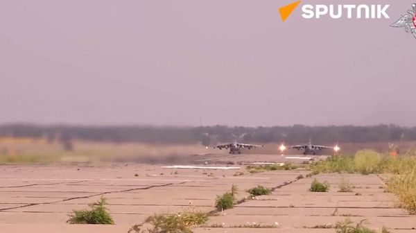 Su-25 Jets Annihilate Ukrainian Armed Forces Personnel and Equipment in Kursk Region - Sputnik International