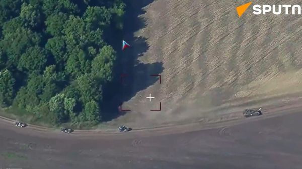 Watch Russian Forces Destroy Ukrainian Armored Vehicles Column in Border Area of Kursk region - Sputnik International