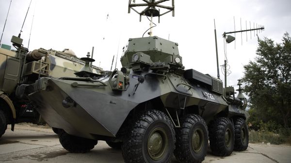 Russian Armored Personnel Carrier fitted with the Lesochek electronic warfare system. File photo. - Sputnik International