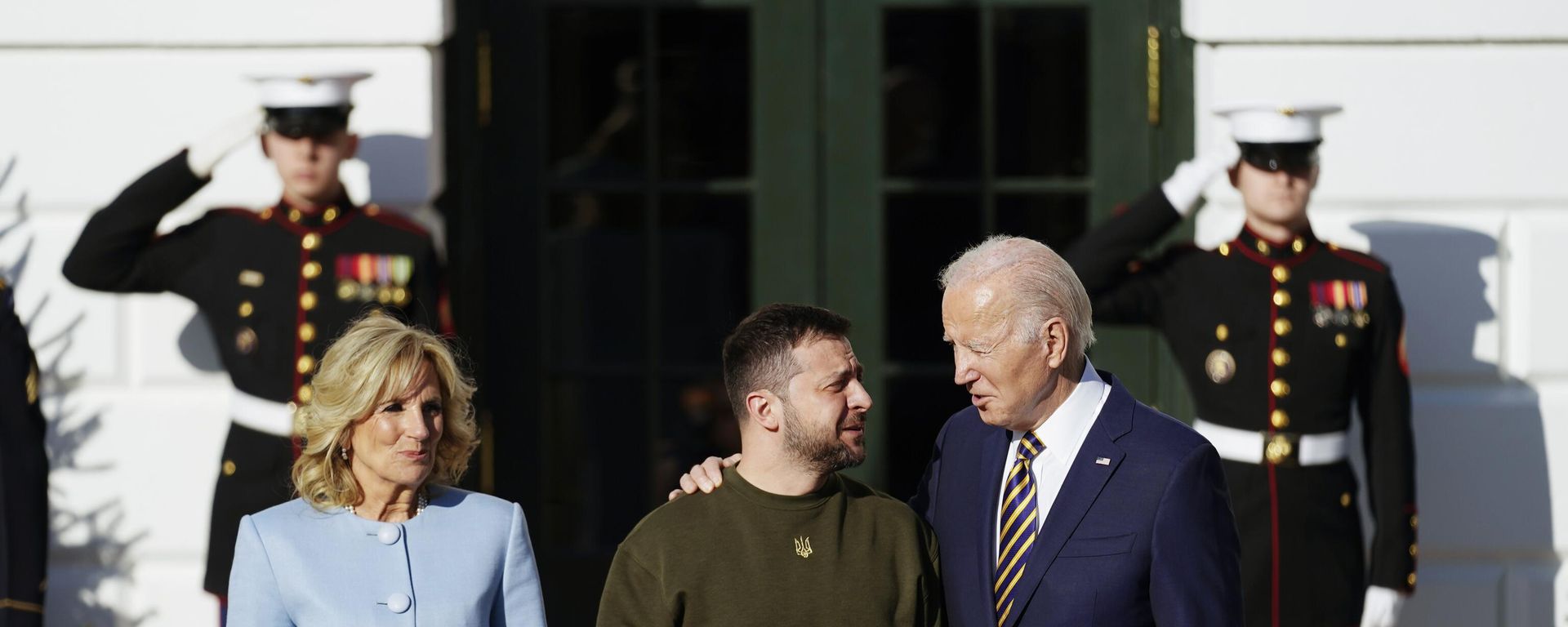 US President Joe Biden welcomes Volodymyr Zelensky at the White House in Washington, Wednesday, Dec. 21, 2022. US President Joe Biden welcomes Volodymyr Zelensky at the White House in Washington, Wednesday, Dec. 21, 2022. - Sputnik International, 1920, 17.08.2024