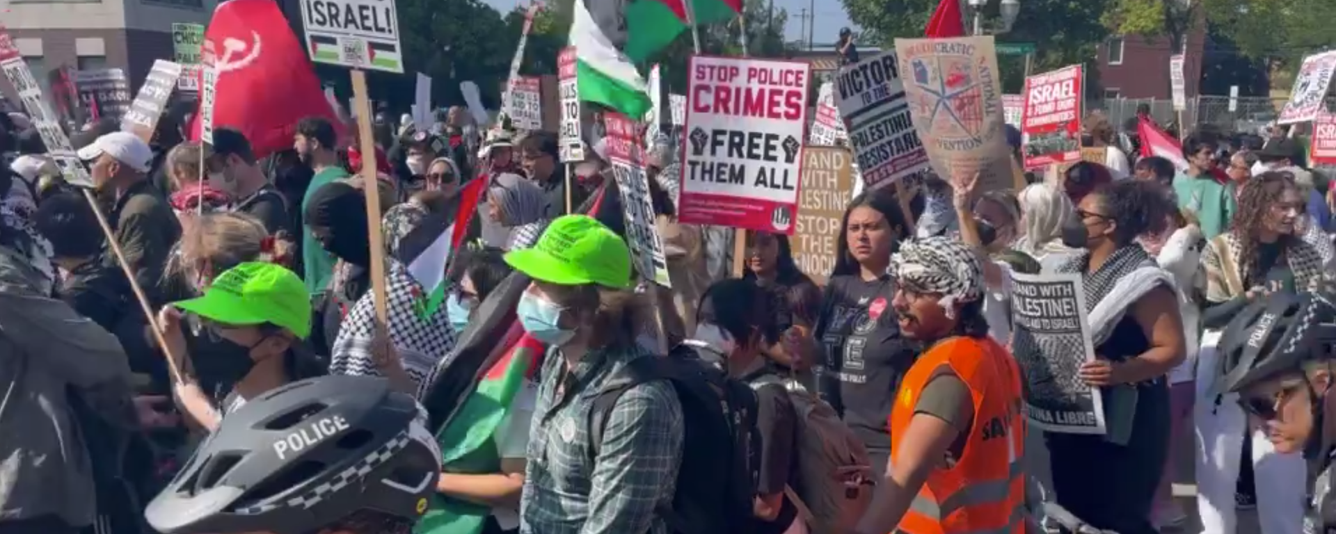 Thousands of pro-Palestinian protesters descend on streets of Chicago, Illinois, toward the United Center, where the Democratic National Convention is being held. Thousands of pro-Palestinian protesters descend on streets of Chicago, Illinois, toward the United Center, where the Democratic National Convention is being held. - Sputnik International, 1920, 19.08.2024
