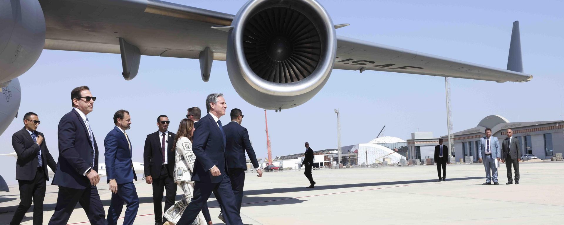 U.S. Secretary of State Antony Blinken walks after arriving at El-Alamein, Egypt, Tuesday, Aug.20, 2024. U.S. Secretary of State Antony Blinken walks after arriving at El-Alamein, Egypt, Tuesday, Aug.20, 2024. - Sputnik International, 1920, 21.08.2024