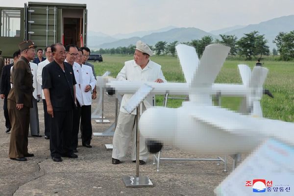The North Korean leader noted that based on combat experience and military trends, the development of various types of drones and the improvement of their characteristics "occupy an important share in preparing for war." - Sputnik International