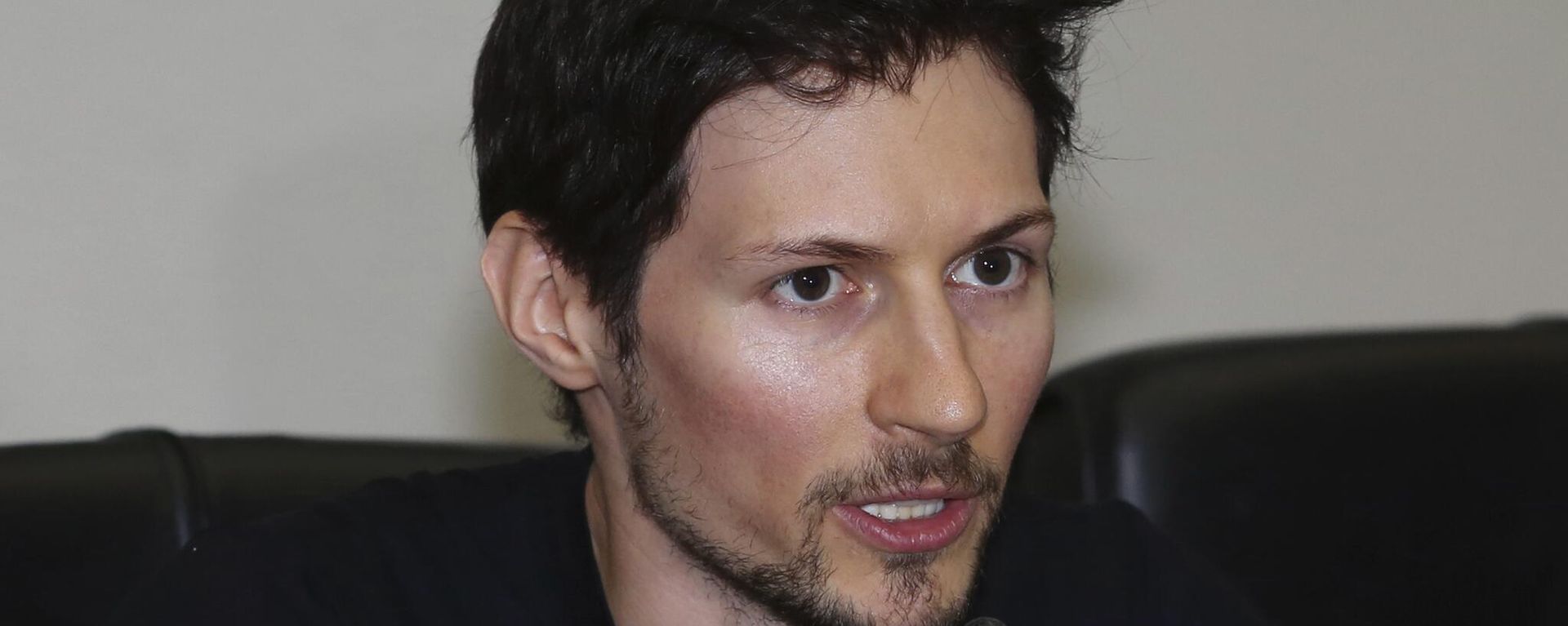 Telegram co-founder Pavel Durov speaks during a press conference following his meeting with Indonesian Communication and Information Minister Rudiantara in Jakarta, Indonesia Tuesday, Aug. 1, 2017. Telegram co-founder Pavel Durov speaks during a press conference following his meeting with Indonesian Communication and Information Minister Rudiantara in Jakarta, Indonesia Tuesday, Aug. 1, 2017. - Sputnik International, 1920, 26.08.2024