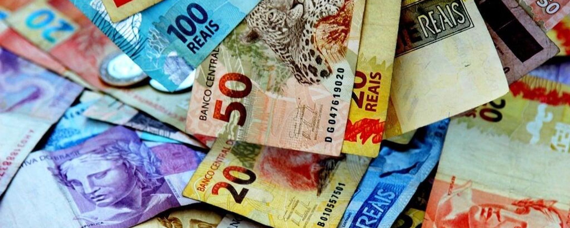 A pile of Brazilian Reais is displayed A pile of Brazilian Reais is displayed - Sputnik International, 1920, 31.08.2024