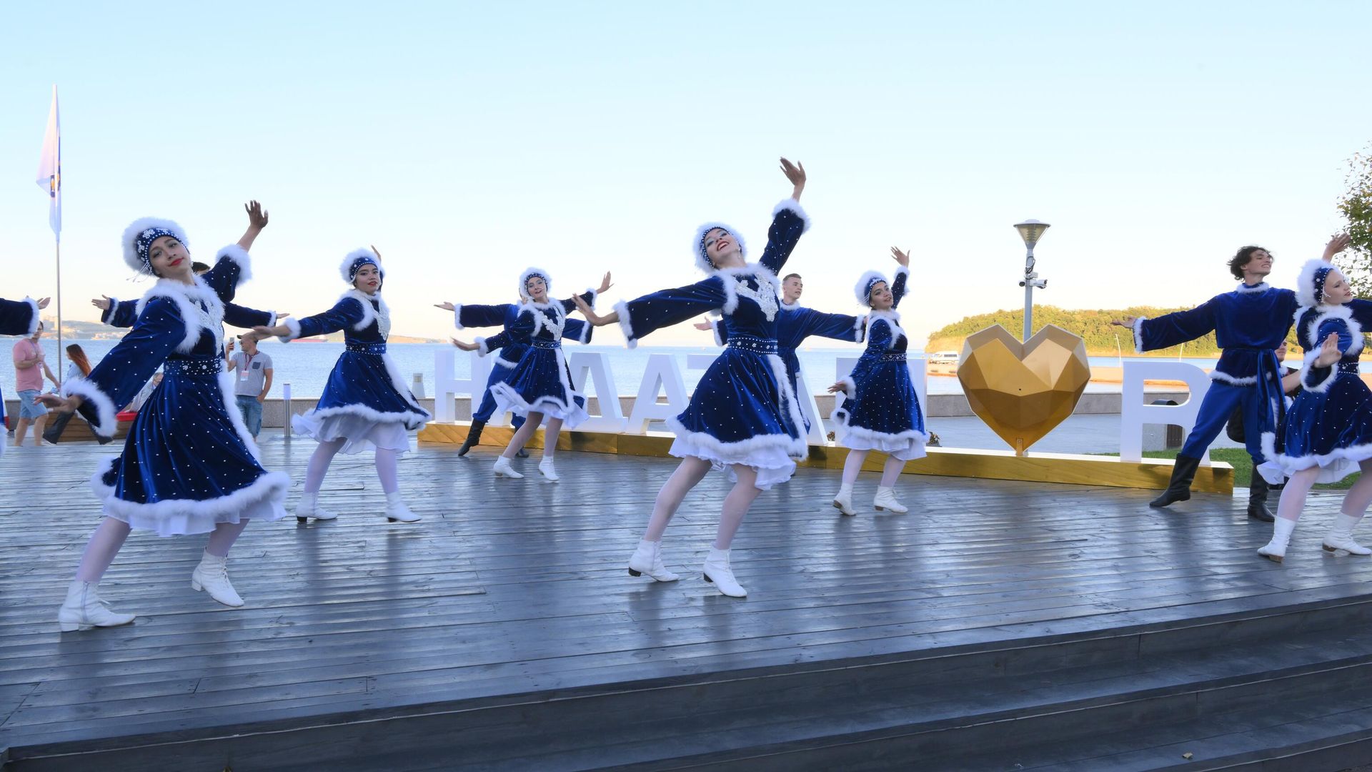 Dancers perform at the Eastern Economic Forum in Vladivostok, Russia, September 3, 2024. Dancers perform at the Eastern Economic Forum in Vladivostok, Russia, September 3, 2024. - Sputnik International, 1920, 03.09.2024