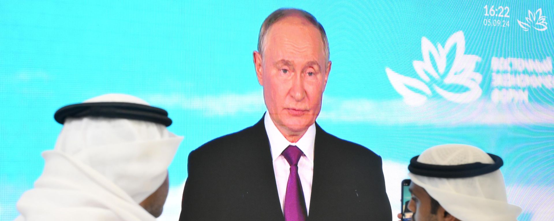Broadcast of Russian President Vladimir Putin's speech at the plenary session of the Eastern Economic Forum 2024 Broadcast of Russian President Vladimir Putin's speech at the plenary session of the Eastern Economic Forum 2024 - Sputnik International, 1920, 05.09.2024