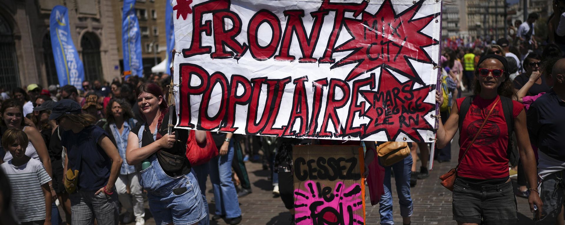 Protesters march with a banner that reads Popular Front, during a demonstration in Marseille, southern France, Saturday, June 15, 2024. Protesters march with a banner that reads Popular Front, during a demonstration in Marseille, southern France, Saturday, June 15, 2024. - Sputnik International, 1920, 07.09.2024