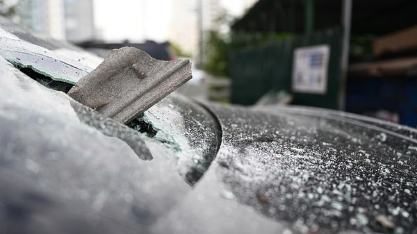 A view shows a damaged car following a reported drone attack in Krasnogorsk outside Moscow, Russia. - Sputnik International