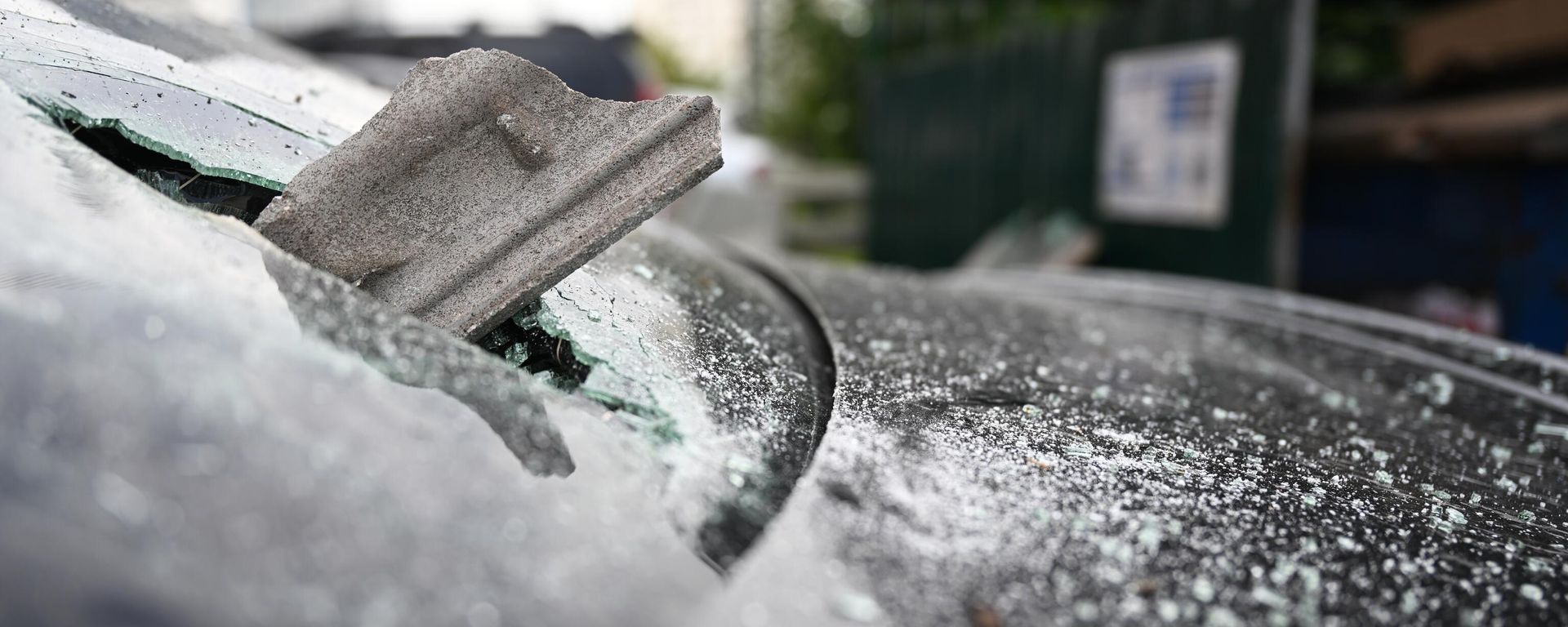 A view shows a damaged car following a reported drone attack in Krasnogorsk outside Moscow, Russia. - Sputnik International, 1920, 17.02.2026