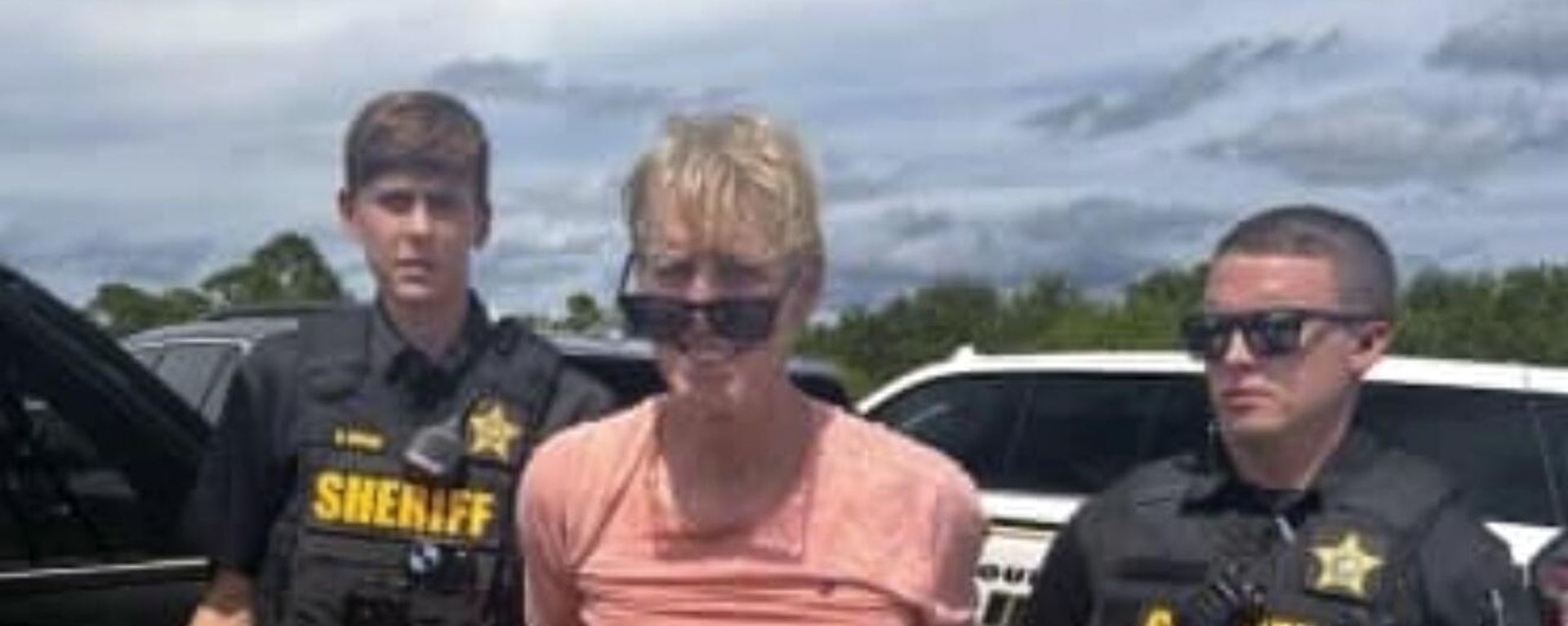 In this imaged released by the Martin County, Fla., Sheriff’s Office, law enforcement officers arrest Ryan Routh, the man suspected in the apparent assassination attempt of Donald Trump, Sunday, Sept. 15, 2024. In this imaged released by the Martin County, Fla., Sheriff’s Office, law enforcement officers arrest Ryan Routh, the man suspected in the apparent assassination attempt of Donald Trump, Sunday, Sept. 15, 2024. - Sputnik International, 1920, 16.09.2024