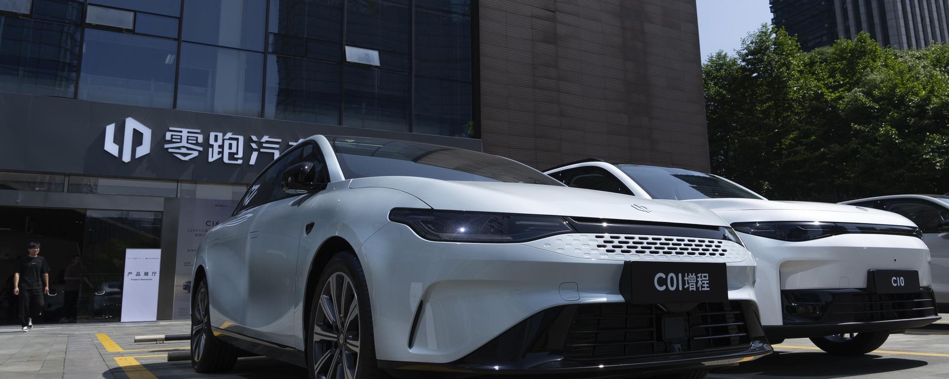 Leapmotor vehicles are parked outside a showroom in Hangzhou in eastern China's Zhejiang province on May 14, 2024. Leapmotor vehicles are parked outside a showroom in Hangzhou in eastern China's Zhejiang province on May 14, 2024. - Sputnik International, 1920, 22.09.2024