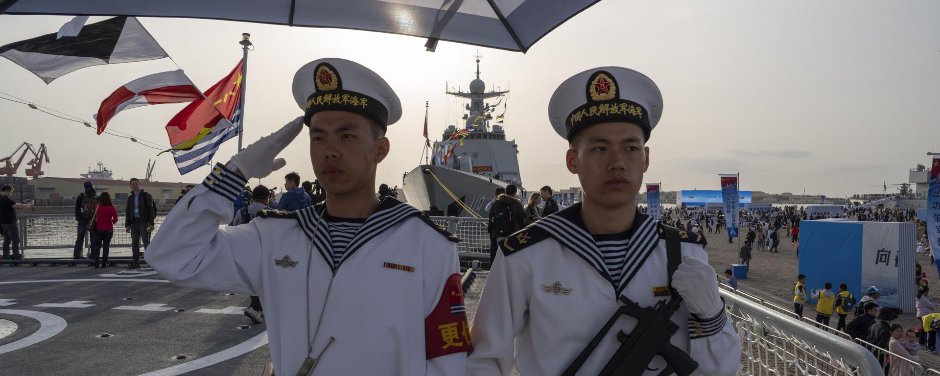 Chinese sailors stand on guard onboard the Chinese guided-missile destroyer Shijiazhuang during a public day to mark the upcoming 75th anniversary of Chinese People's Liberation Army Navy in Qingdao in eastern China's Shandong province on Saturday, April 20, 2024 Chinese sailors stand on guard onboard the Chinese guided-missile destroyer Shijiazhuang during a public day to mark the upcoming 75th anniversary of Chinese People's Liberation Army Navy in Qingdao in eastern China's Shandong province on Saturday, April 20, 2024 - Sputnik International, 1920, 26.09.2024