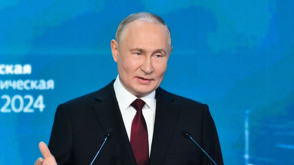 Russian President Vladimir Putin speaks during a plenary session of the 2024 Russian Energy Week International Forum - Sputnik International