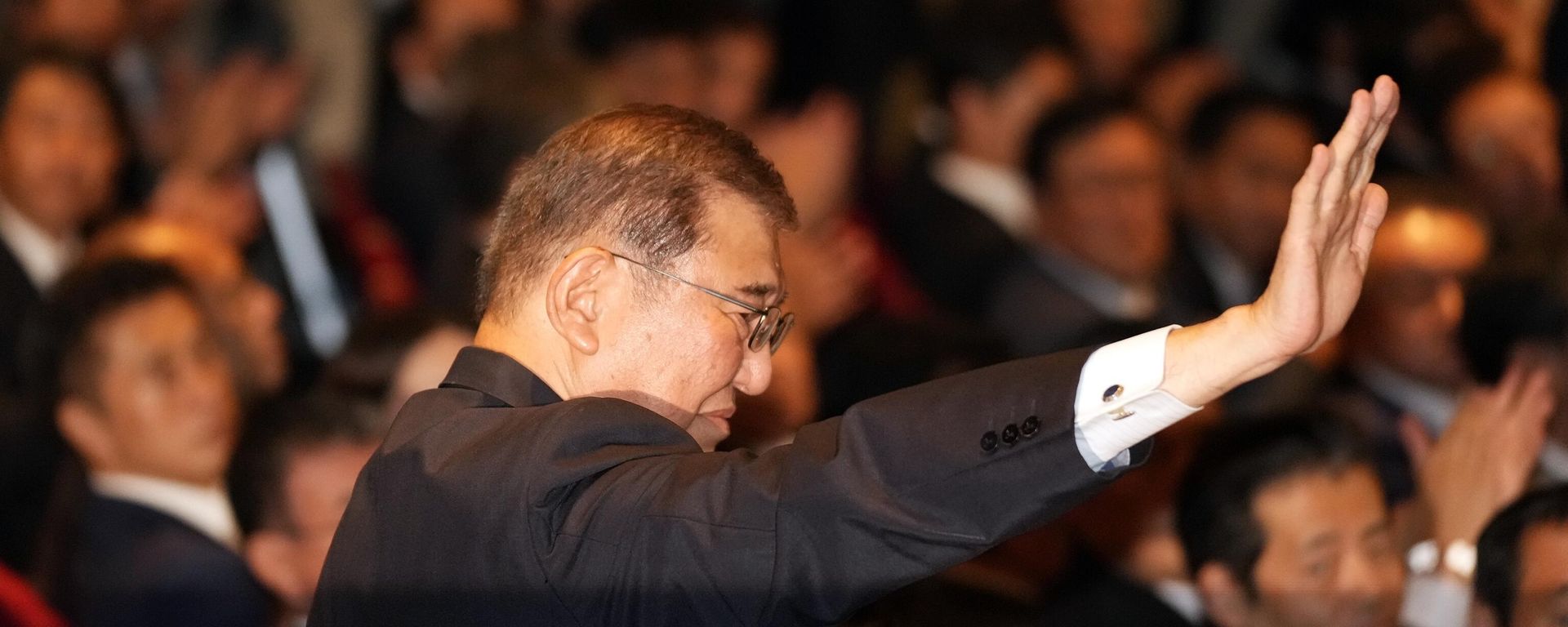 Shigeru Ishiba acknowledges after he was elected as new head of Japan's ruling party at the Liberal Democratic Party's (LDP) leadership election Friday, Sept. 27, 2024, at the party headquarters in Tokyo - Sputnik International, 1920, 23.07.2025