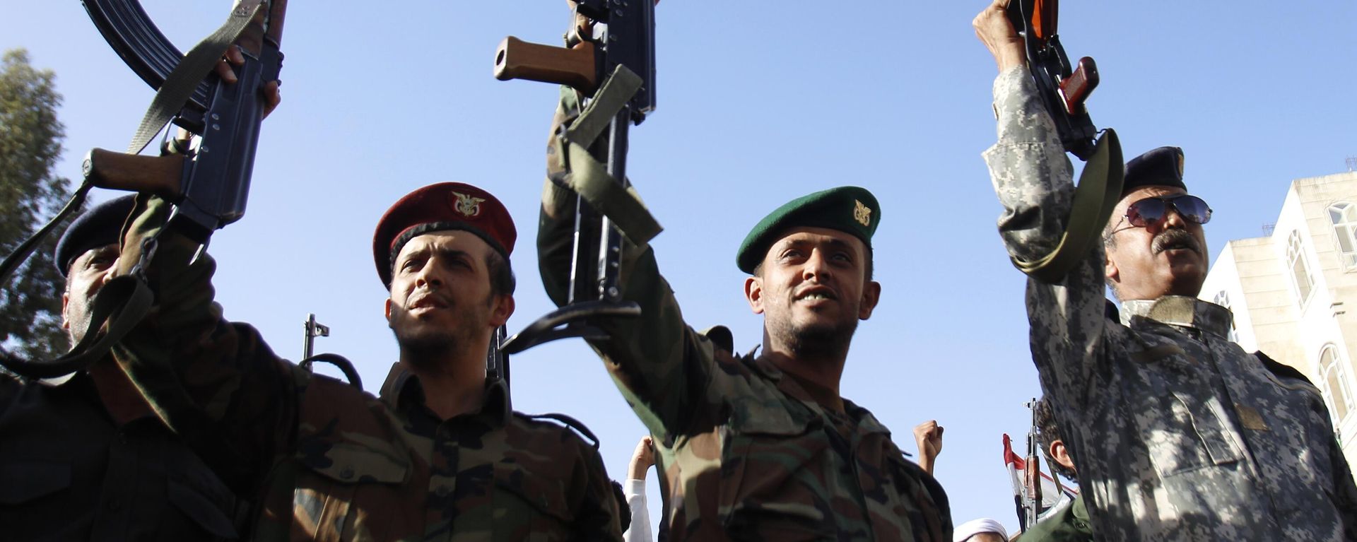 People loyal to the Shiite Houthi movement - Sputnik International, 1920, 25.03.2025