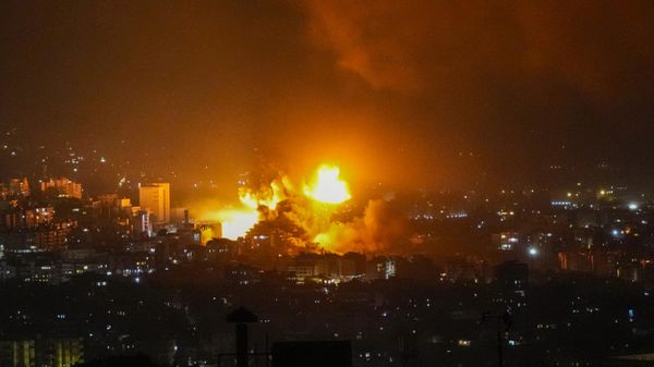 Smoke rises from Israeli airstrikes in Beirut's southern suburbs, Lebanon, Saturday, Sept. 28, 2024. Smoke rises from Israeli airstrikes in Beirut's southern suburbs, Lebanon, Saturday, Sept. 28, 2024. - Sputnik International