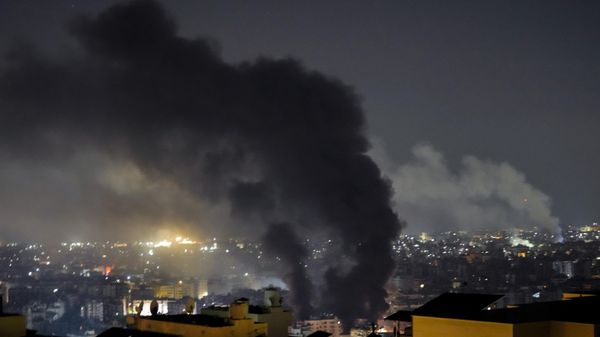 Smoke rises from Israeli airstrikes in Beirut's southern suburbs, Lebanon, Saturday, Sept. 28, 2024.  - Sputnik International