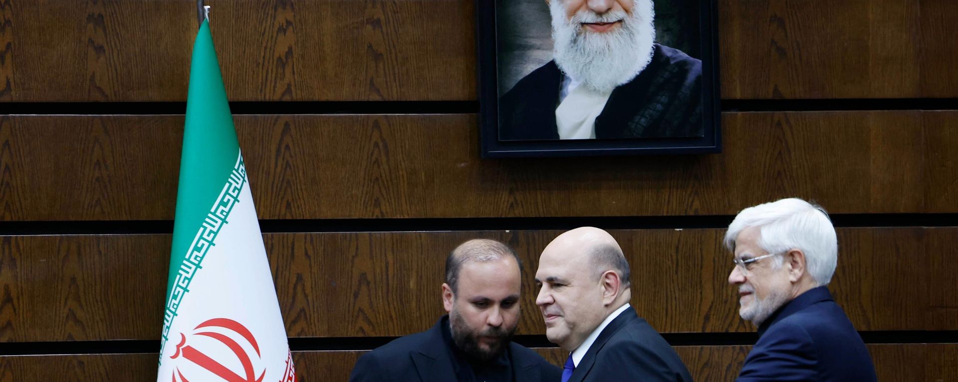 Russian Prime Minister Mikhail Mishustin and Iranian First Vice President of Iran Mohammad Reza Aref Russian Prime Minister Mikhail Mishustin and Iranian First Vice President of Iran Mohammad Reza Aref - Sputnik International, 1920, 30.09.2024