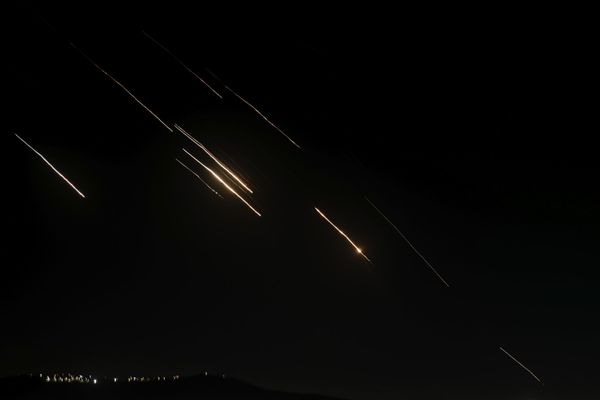 Missiles launched from Iran towards Israel are seen in the West Bank city of Nablus.  - Sputnik International
