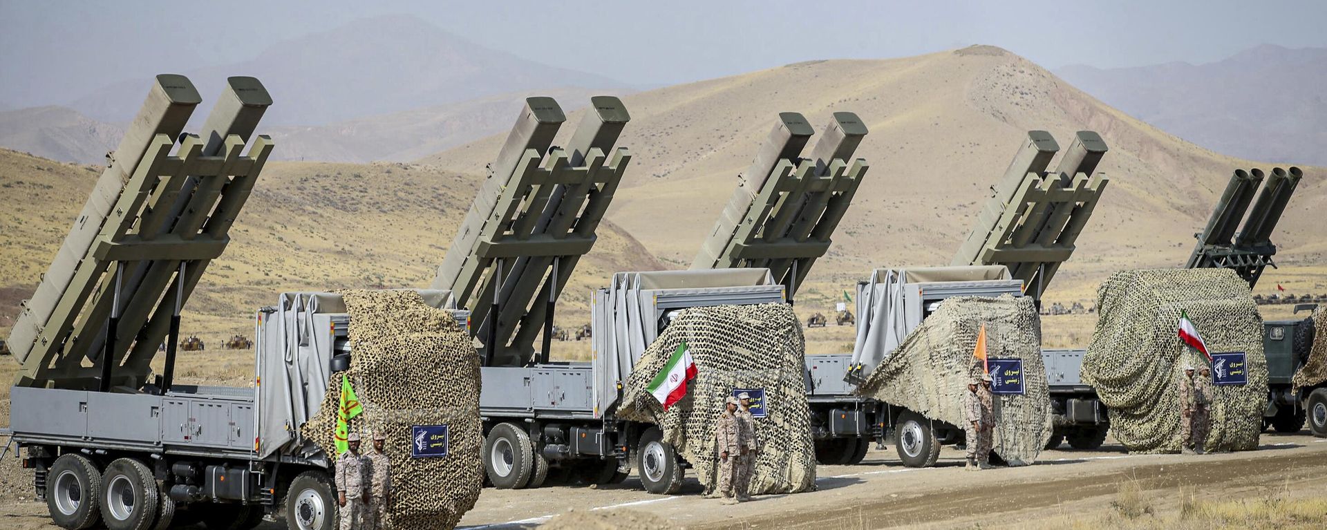 This photo provided by Revolutionary Guard's ground force on Monday, Oct. 17, 2022, shows missile systems in a maneuver in northwestern Iran - Sputnik International, 1920, 02.03.2026